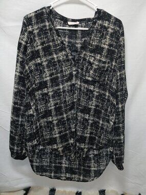 LUSH Black & White Abstract Crosshatch Long Sleeve Top – Size M